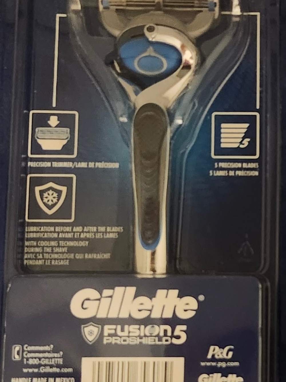 Gillette Fusion5 ProShield Men’s Razor – Blue